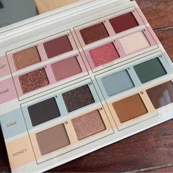 NABLA Read My Mind Eyeshadow Palette - Picture 3 of 10